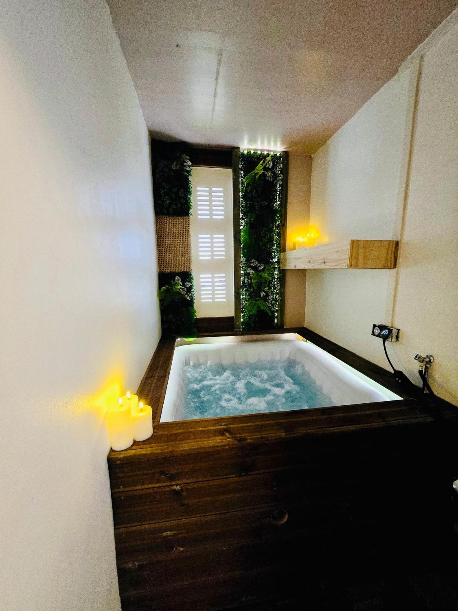 Fridhome Jacuzzi Parking Wifi Fibre 2Min Tram Bruges Bilik gambar